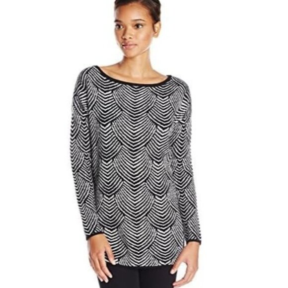 BCBGeneration Scalloped Pattern Boatneck Sweater XS - Picture 1 of 11